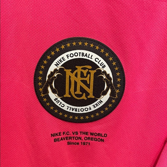 Nike F.C. Vibrant Hot Pink Jersey - Picture 4 of 7